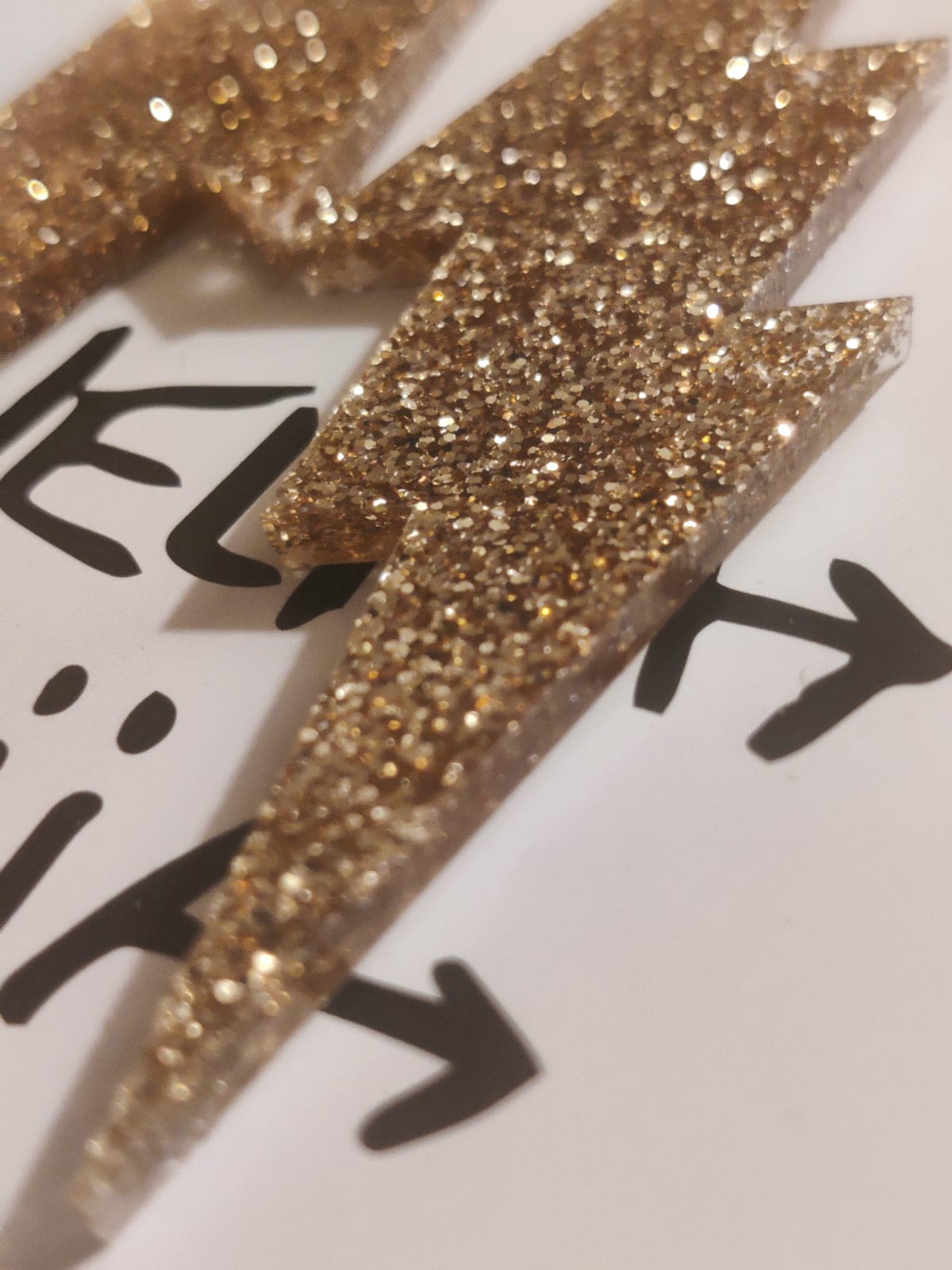 JÄTTISALAMA KULTAGLITTER