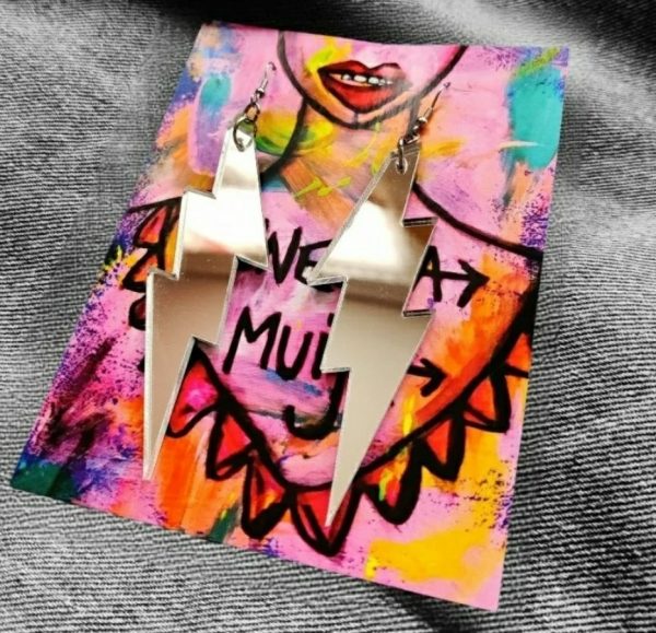 JÄTTISALAMA  HOPEAPEILI