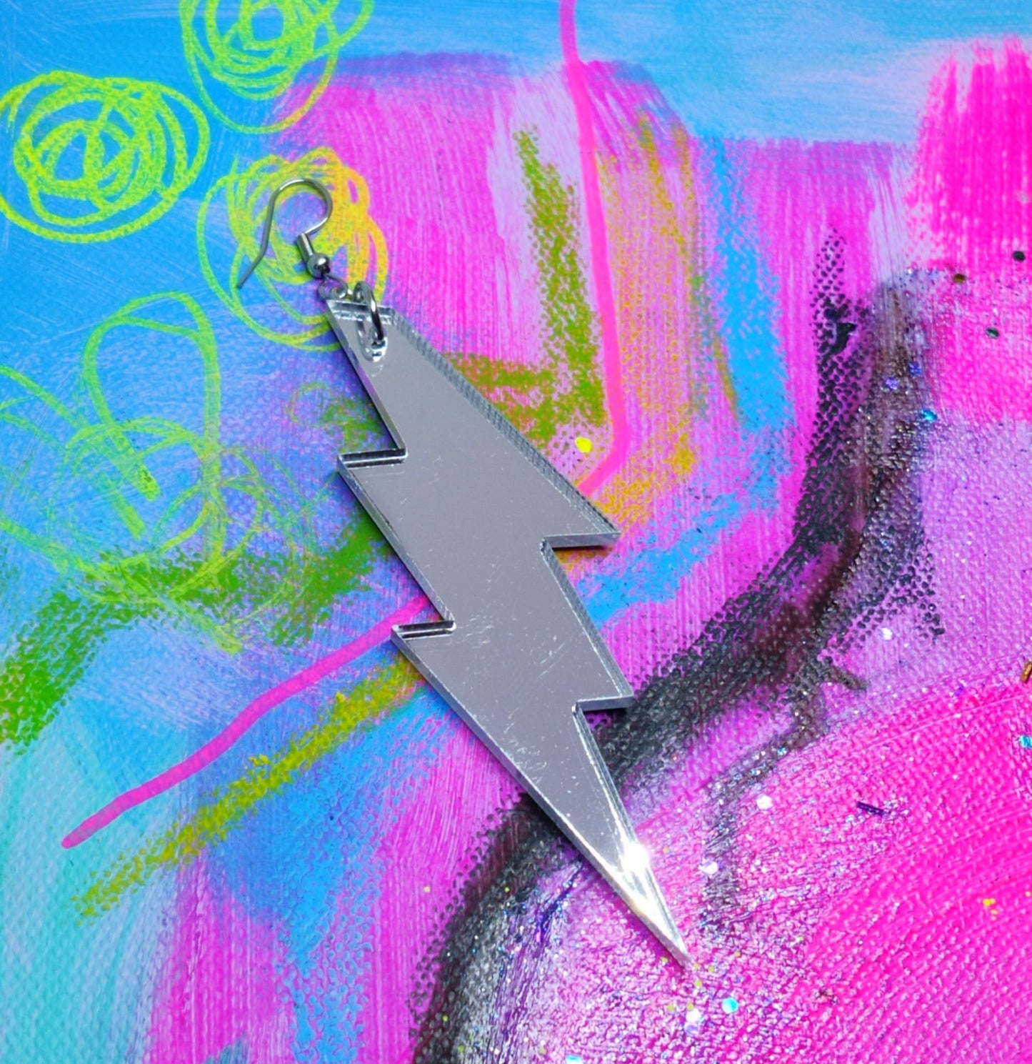 JÄTTISALAMA  HOPEAPEILI