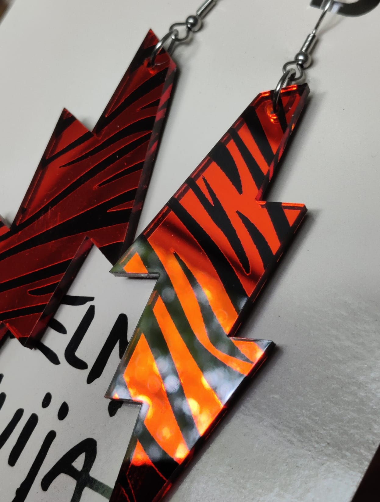 JÄTTISALAMA TIIKERI