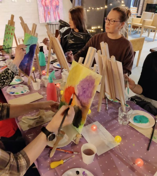 Taidehetki 10 osallistujaa